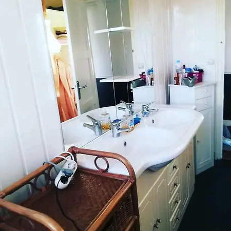 Dans Spacieux Hyper Centre Homestay szállás